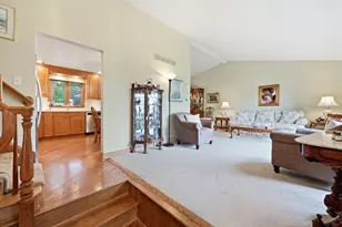 22W375 Walnut Ave, Medinah, IL 60157 - Photo 3