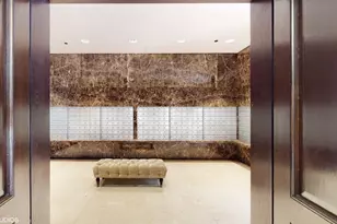10 E Ontario St, Chicago, IL 60611 - Photo 5