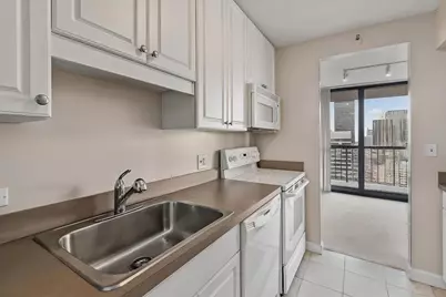 10 E Ontario Street #4304, Chicago, IL 60611 - Photo 9