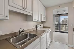 10 E Ontario St, Chicago, IL 60611 - Photo 9