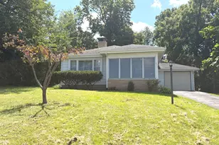 714 Michigan St, Wheaton, IL 60187 - Photo 1