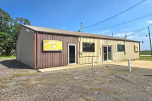 520 S Bridge St, Aroma Park, IL 60910 - Photo 1