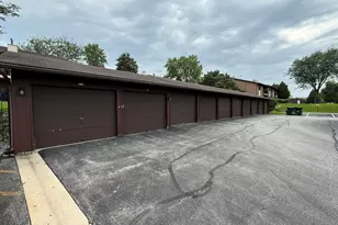 2213 Wharf Dr, Woodridge, IL 60517 - Photo 17