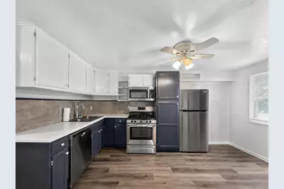 529 S Locust Street, Sycamore, IL 60178 - Photo 5
