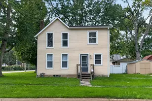 529 S Locust St, Sycamore, IL 60178 - Photo 1