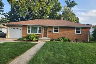 2237 9th Pkwy, Waukegan, IL 60085 - Photo 1