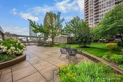 807 Davis Street #2103, Evanston, IL 60201 - Photo 33