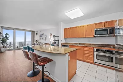 807 Davis Street #2103, Evanston, IL 60201 - Photo 9