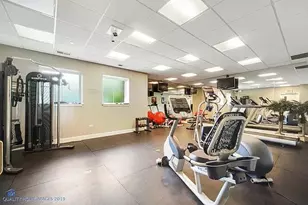 77 N Quentin Rd, Palatine, IL 60067 - Photo 15