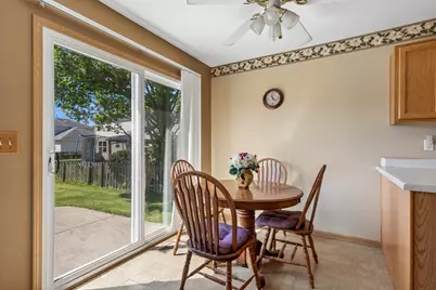 92 Prairiefield Avenue, Cortland, IL 60112 - Photo 5