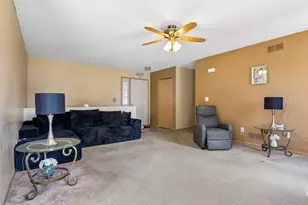 92 Prairiefield Ave, Cortland, IL 60112 - Photo 3