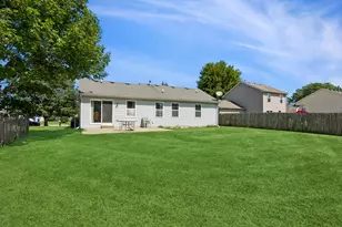 92 Prairiefield Ave, Cortland, IL 60112 - Photo 17