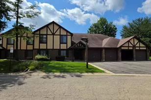 1758 Plymouth Ct, Wheaton, IL 60189 - Photo 3
