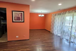 1758 Plymouth Ct, Wheaton, IL 60189 - Photo 7