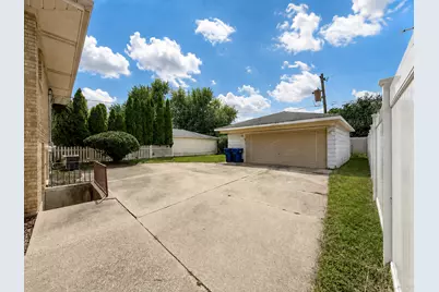 1638 Forest Road, La Grange Park, IL 60526 - Photo 37