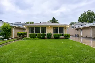 905 Long Rd, Glenview, IL 60025 - Photo 1