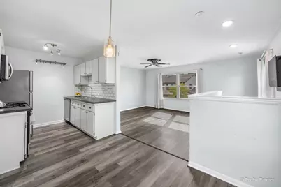 764 Gloucester Drive #764, Elk Grove Village, IL 60007 - Photo 7