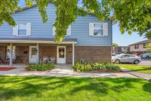 764 Gloucester Dr, Elk Grove Village, IL 60007 - Photo 1