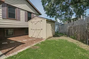 1 Timberview Dr, Bloomington, IL 61701 - Photo 27
