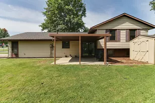 1 Timberview Dr, Bloomington, IL 61701 - Photo 23