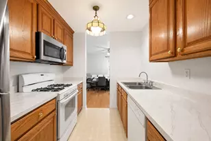 1912 Prairie Square, Schaumburg, IL 60173 - Photo 7