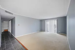 300 S Roselle Rd, Schaumburg, IL 60193 - Photo 21