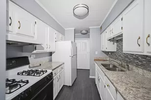 300 S Roselle Rd, Schaumburg, IL 60193 - Photo 17