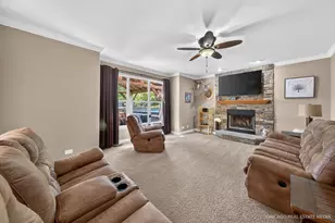 661 Hickman Ln, Woodstock, IL 60098 - Photo 7