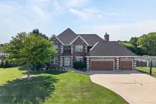 661 Hickman Ln, Woodstock, IL 60098 - Photo 1
