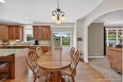 661 Hickman Lane, Woodstock, IL 60098 - Photo 5