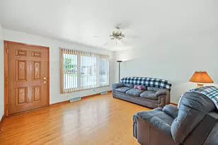 9627 Oak Park Ave, Oak Lawn, IL 60453 - Photo 3