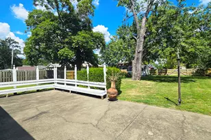 18 Bonanza Dr, Centralia, IL 62801 - Photo 9