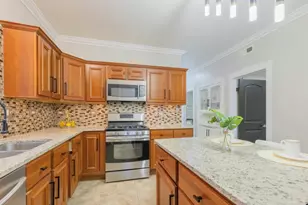 2531 Elmwood Ave, Berwyn, IL 60402 - Photo 9