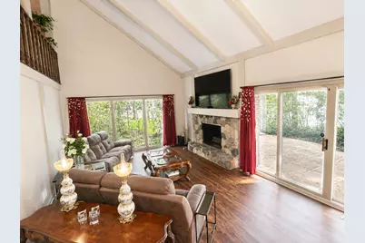 1 Court Of Bucks County, Lincolnshire, IL 60069 - Photo 7