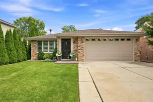 9307 S 81st Ct, Hickory Hills, IL 60457 - Photo 1