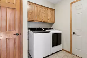 3123 Scenicwood Ln, Woodridge, IL 60517 - Photo 15