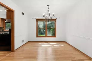 3123 Scenicwood Ln, Woodridge, IL 60517 - Photo 9