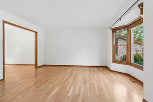 3123 Scenicwood Ln, Woodridge, IL 60517 - Photo 7