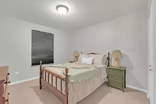 16W674 Hawthorne Ct, Willowbrook, IL 60527 - Photo 19