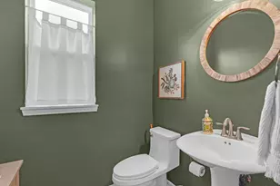 16W674 Hawthorne Ct, Willowbrook, IL 60527 - Photo 11