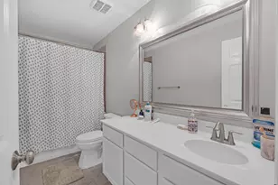 16W674 Hawthorne Ct, Willowbrook, IL 60527 - Photo 21