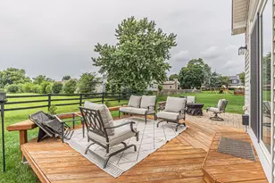 16W674 Hawthorne Ct, Willowbrook, IL 60527 - Photo 23