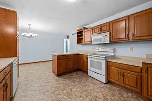 551 Lake Dr, Woodhull, IL 61490 - Photo 9