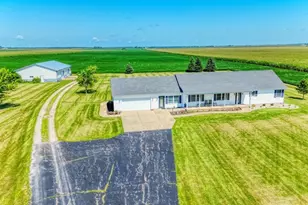 1700 W Scully Rd, Dwight, IL 60420 - Photo 1