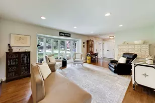 3331 Maple Leaf Dr, Glenview, IL 60026 - Photo 7