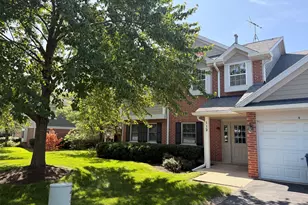 112 S Pembroke Dr, Schaumburg, IL 60193 - Photo 1