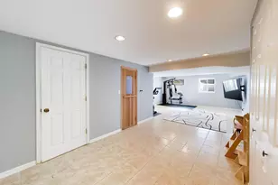 1939 Clover Rd, Northbrook, IL 60062 - Photo 27
