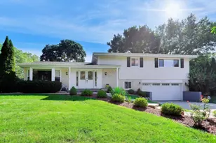 1939 Clover Rd, Northbrook, IL 60062 - Photo 1