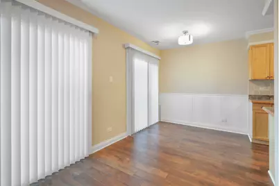 725 W Huntington Commons Road #306, Mount Prospect, IL 60056 - Photo 5