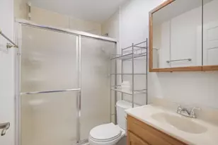725 W Huntington Commons Rd, Mount Prospect, IL 60056 - Photo 11